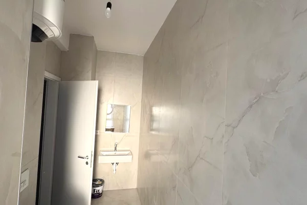 Shtepi me qera Apartament ne Tirane, 1+1, Mobilimi E mobiluar, Pagesa 40,000  Leke.