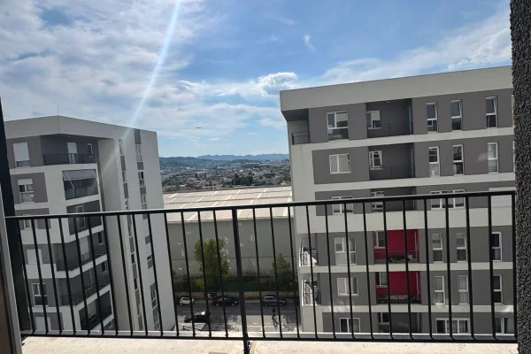 Shtepi me qera Apartament ne Tirane, 2+1, Mobilimi Pjeserisht e mobiluar, Pagesa 35,000  Leke.
