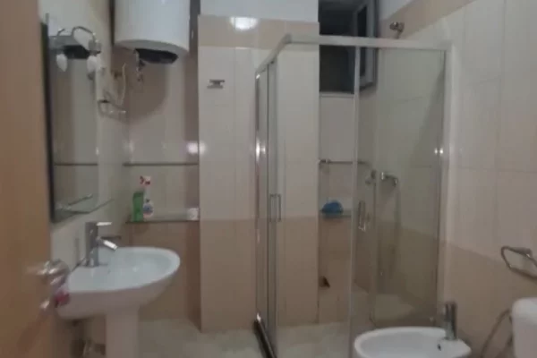 Shtepi me qera Apartament ne Tirane, 1+1, Mobilimi E mobiluar, Pagesa 40,000  Leke.