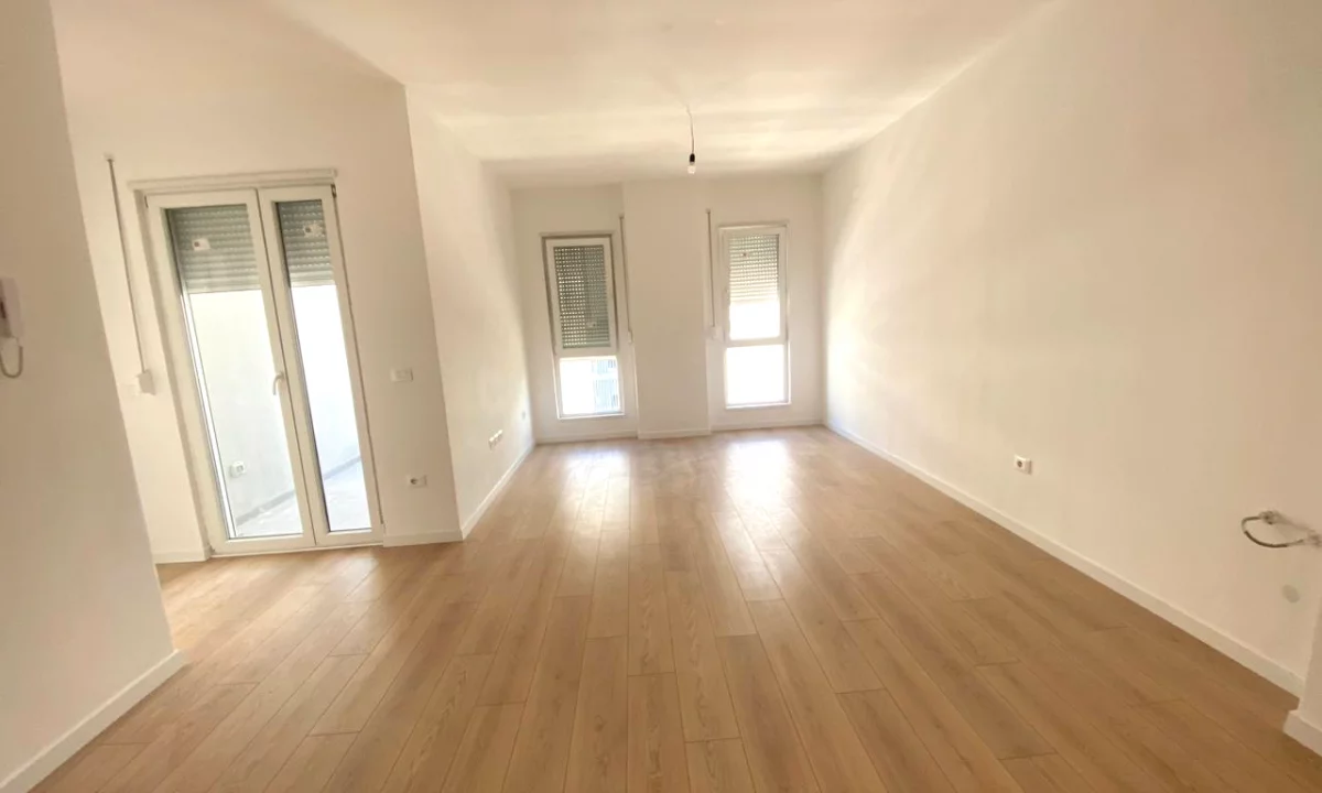 House for Sale Apartment in Tirana, 1+1, Furniture Emty, Payment 94,300  Euro.