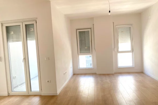 House for Sale Apartment in Tirana, 1+1, Furniture Emty, Payment 94,300  Euro.