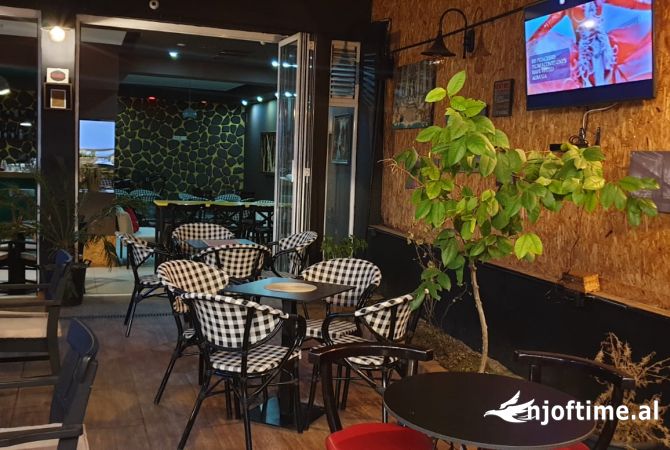 Ambiente Commerciale in Affitto 2+1 a Tirana - 700 Euro