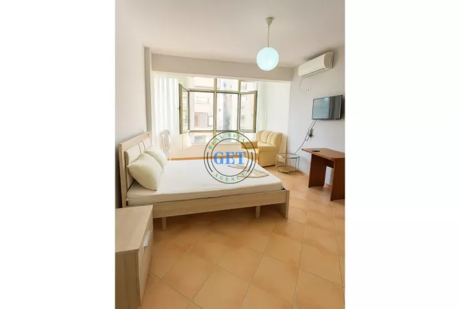 SHITET, GARSONIERE NE GOLEM, DURRES