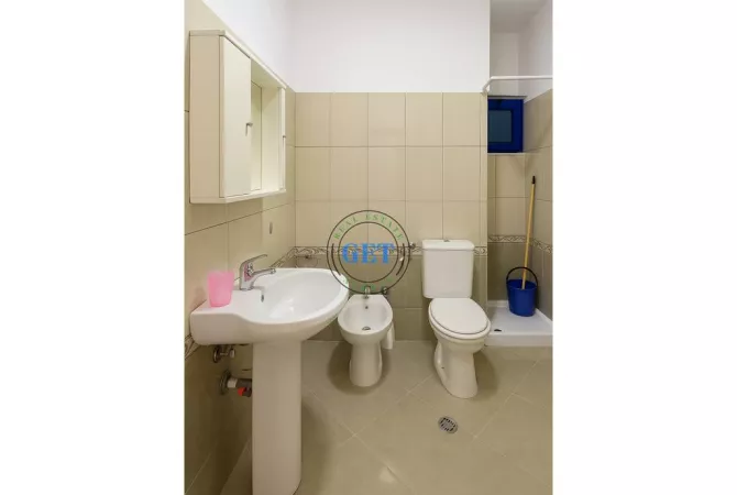 Shtepi ne shitje Apartament ne Durres, Garsoniere, Mobilimi E mobiluar, Pagesa 58,000  Euro.