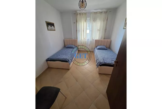 Shtepi me qera Apartament ne Durres, 2+1, Mobilimi E mobiluar, Pagesa 400  Euro.