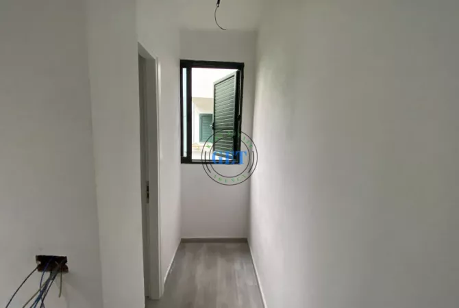 Shitet Apartament 2+1+2 Tek Liburna, Golem, Durres