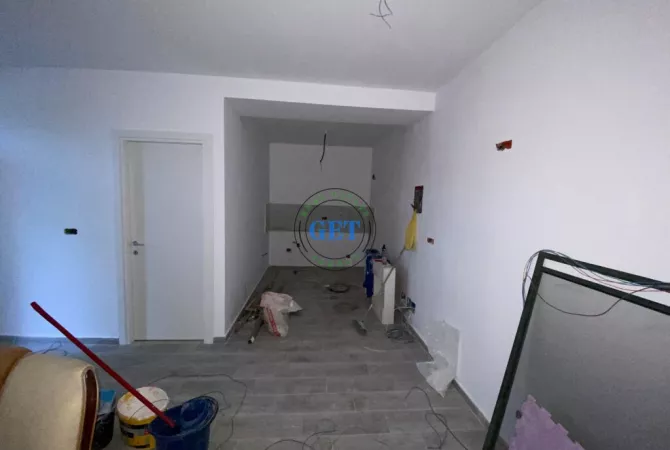 Shtepi ne shitje Apartament ne Durres, 2+1, Mobilimi Bosh, pa mobiluar, Pagesa 105,000  Euro.