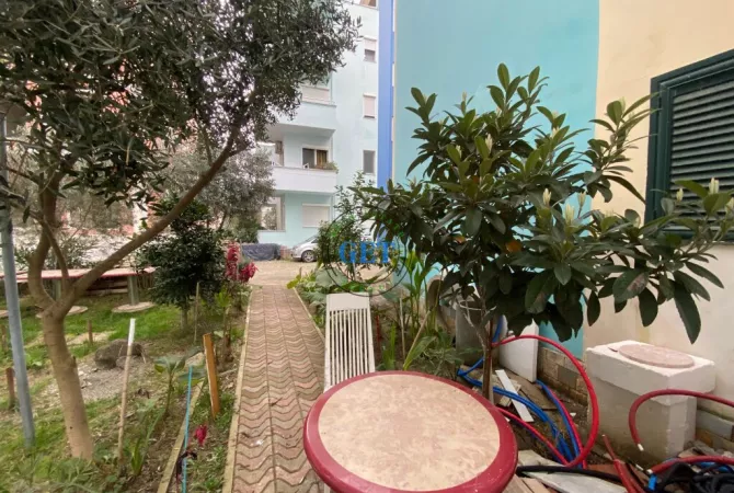 Shtepi ne shitje Apartament ne Durres, 2+1, Mobilimi Bosh, pa mobiluar, Pagesa 105,000  Euro.