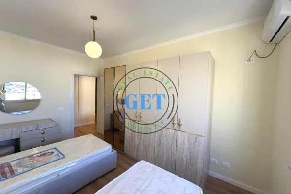 Shtepi ne shitje Apartament ne Durres, 2+1, Mobilimi E mobiluar, Pagesa 150,000  Euro.