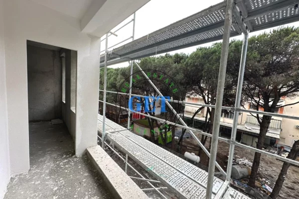 Shtepi ne shitje Apartament ne Durres, 1+1, Mobilimi Bosh, pa mobiluar, Pagesa 91,000  Euro.