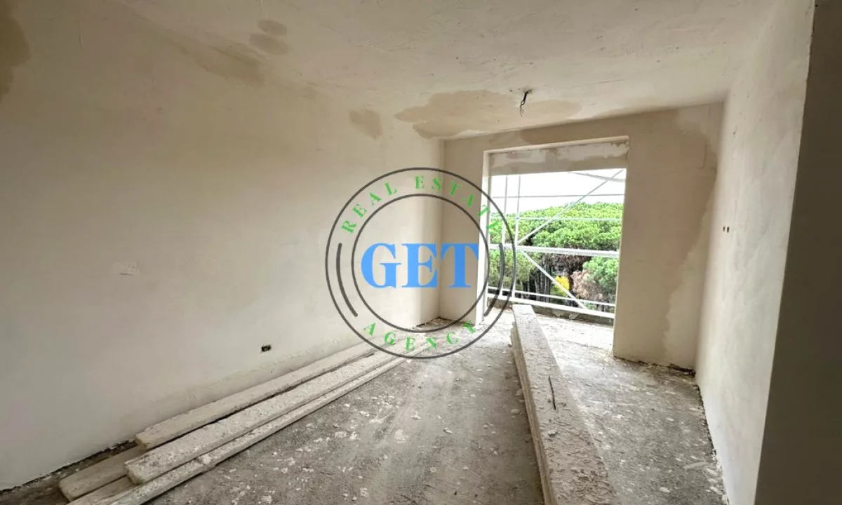 Shtepi ne shitje Apartament ne Durres, 1+1, Mobilimi Bosh, pa mobiluar, Pagesa 91,000  Euro.