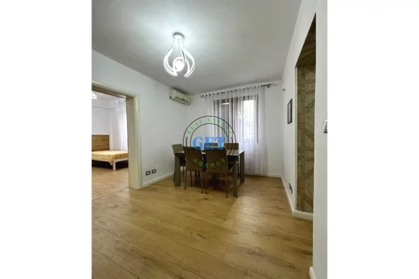 Shtepi ne shitje Apartament ne Durres, 2+1, Mobilimi Pjeserisht e mobiluar, Pagesa 170,000  Euro.