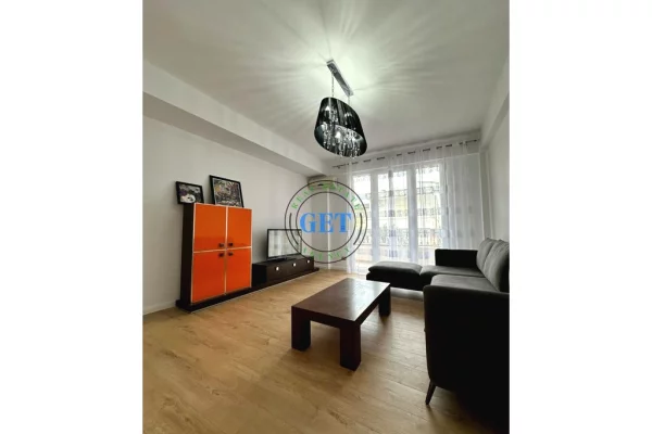 Shtepi ne shitje Apartament ne Durres, 2+1, Mobilimi Pjeserisht e mobiluar, Pagesa 170,000  Euro.