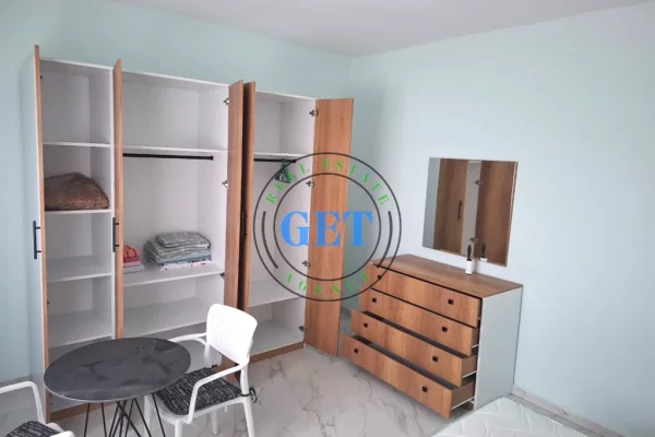 Shtepi me qera Apartament ne Durres, 3+1, Mobilimi E mobiluar, Pagesa 600  Euro.