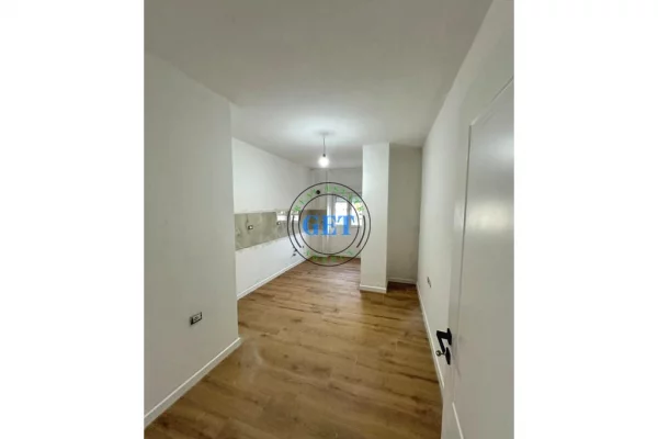 Shtepi me qera Apartament ne Durres, 2+1, Mobilimi Bosh, pa mobiluar, Pagesa 550  Euro.