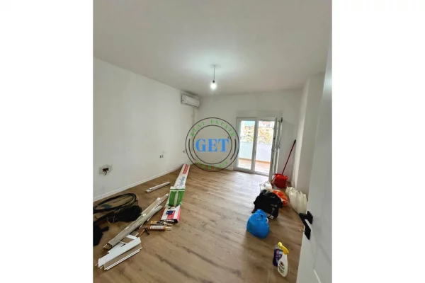 Shtepi me qera Apartament ne Durres, 2+1, Mobilimi Bosh, pa mobiluar, Pagesa 550  Euro.