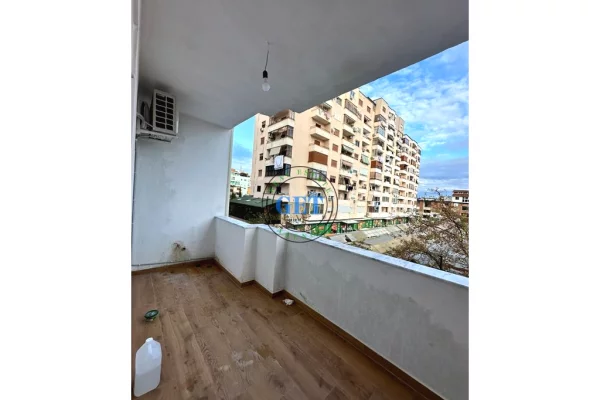 Shtepi me qera Apartament ne Durres, 2+1, Mobilimi Bosh, pa mobiluar, Pagesa 550  Euro.