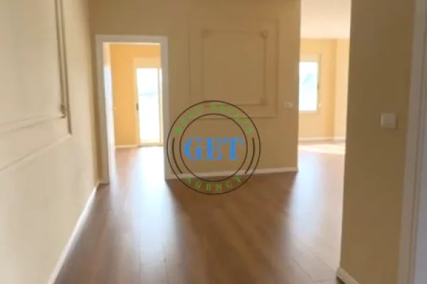 Shtepi ne shitje Apartament ne Durres, 2+1, Mobilimi Bosh, pa mobiluar, Pagesa 155,000  Euro.