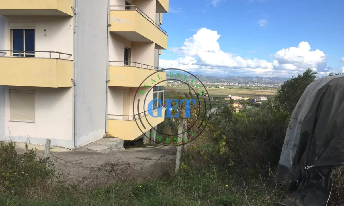 Shitet Toke me Pamje Deti ne Karpen te Kavajes, Golem ,Durres