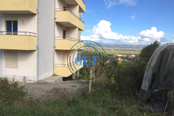 Truall ose Toke ne Durres - 120,000 Euro