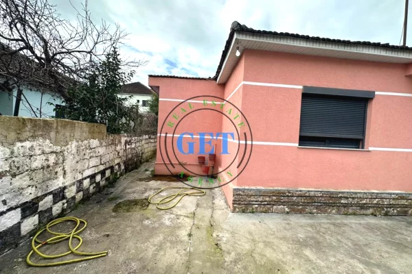 Shtepi ne shitje Shtepi Private ne Durres, 3+1, Mobilimi E mobiluar, Pagesa 130,000  Euro.