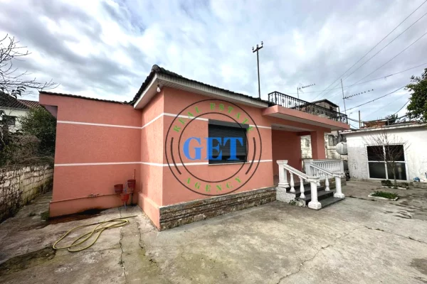 Shtepi ne shitje Shtepi Private ne Durres, 3+1, Mobilimi E mobiluar, Pagesa 130,000  Euro.