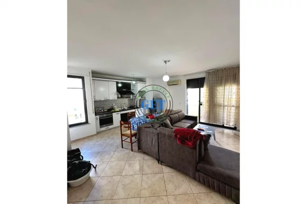 Shtepi me qera Apartament ne Durres, 2+1, Mobilimi E mobiluar, Pagesa 370  Euro.