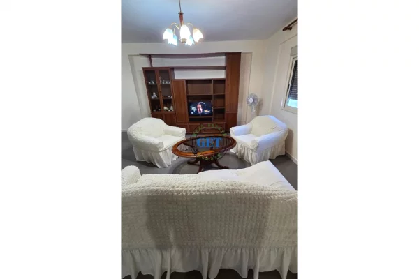 Shtepi me qera Apartament ne Durres, 3+1, Mobilimi E mobiluar, Pagesa 700  Euro.