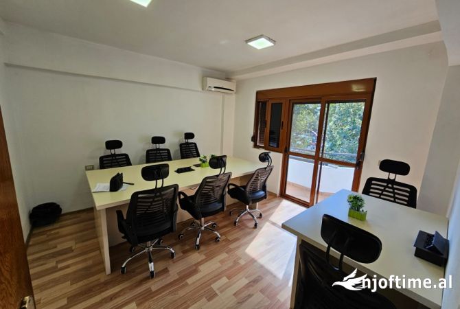 Ambiente Commerciale in Affitto 3+1 a Tirana - 900 Euro