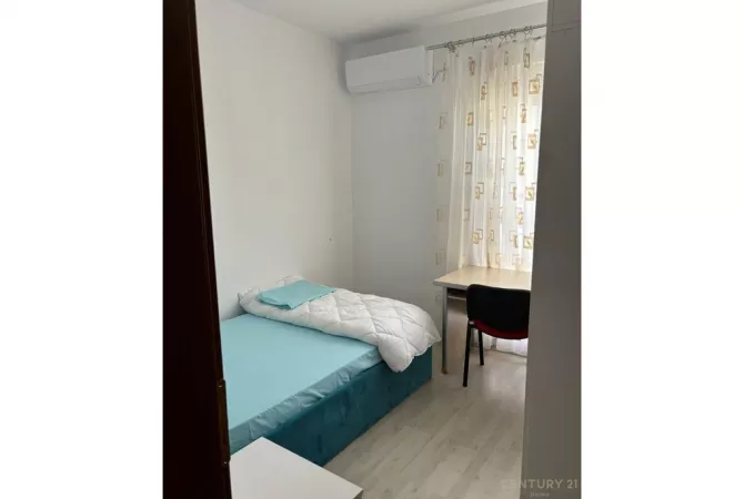 Shtepi me qera Apartament ne Tirane, 3+1, Mobilimi E mobiluar, Pagesa 700  Euro.