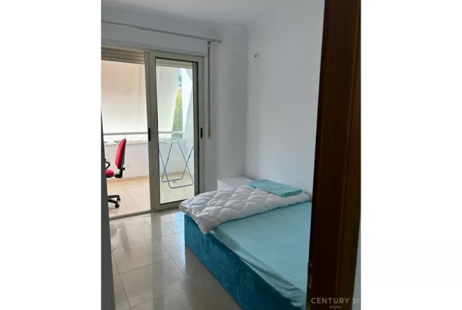 Shtepi me qera Apartament ne Tirane, 3+1, Mobilimi E mobiluar, Pagesa 700  Euro.