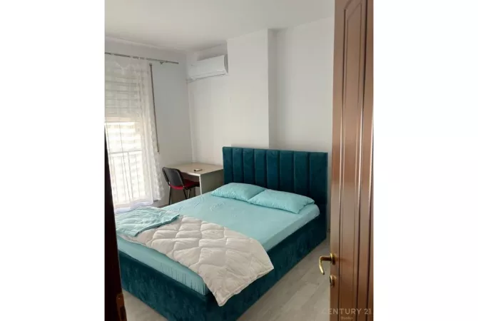 Shtepi me qera Apartament ne Tirane, 3+1, Mobilimi E mobiluar, Pagesa 700  Euro.