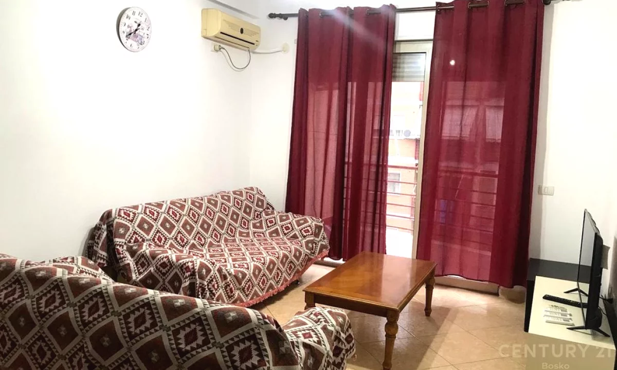 Shtepi me qera Apartament ne Tirane, 3+1, Mobilimi E mobiluar, Pagesa 800  Euro.