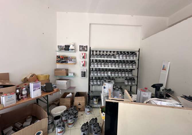 Ambiente Commerciale in Vendita 1+1 a Valona - 31,000 Euro