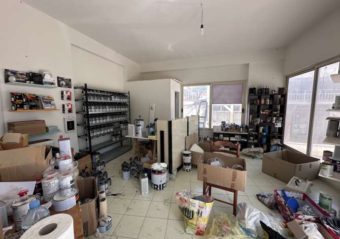 Ambiente Commerciale in Vendita 1+1 a Valona - 31,000 Euro