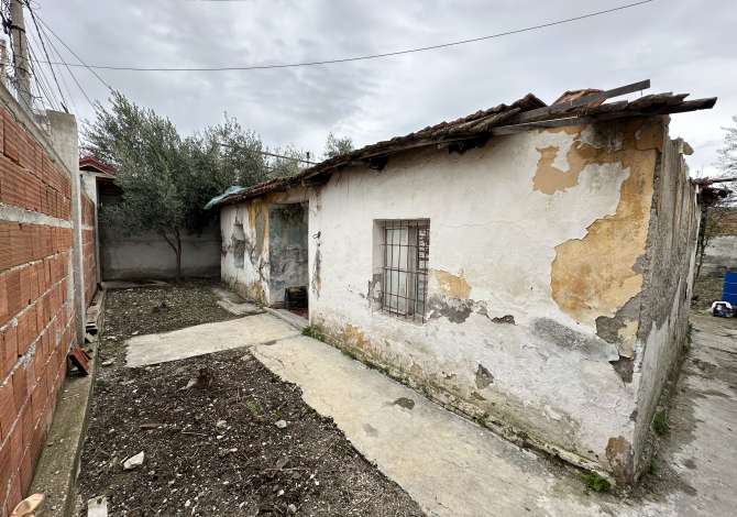 SHITET TRUALLI BASHKE ME SHTEPINE PRIVATE