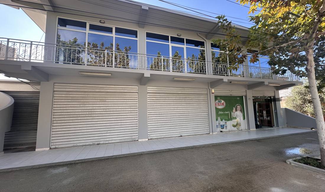 🏢 SHITET AMBIENT BIZNESI 2 KATE  NE VLORE PRANE RRUGES SE RE