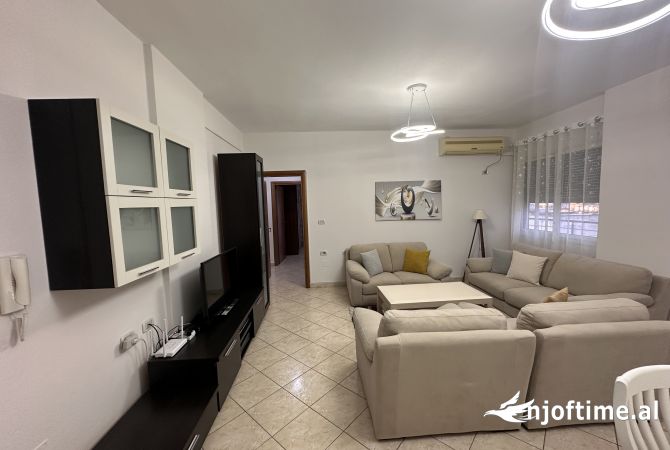 Shtepi me qera Apartament ne Vlore, 1+1, Mobilimi E mobiluar, Pagesa 300  Euro.