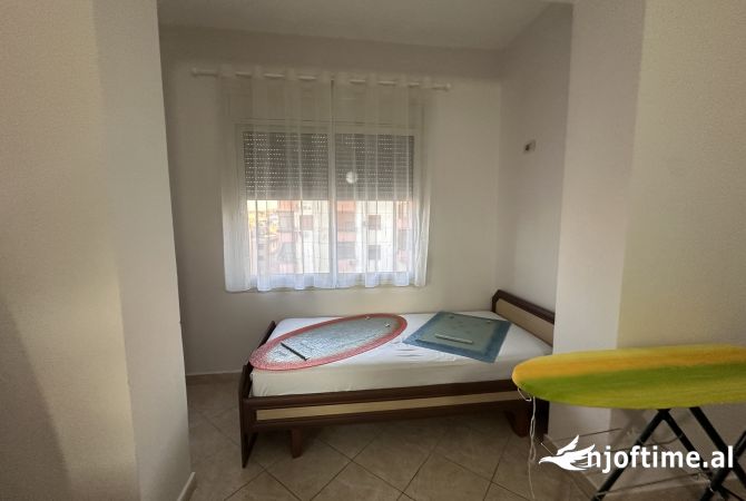 Shtepi me qera Apartament ne Vlore, 1+1, Mobilimi E mobiluar, Pagesa 300  Euro.