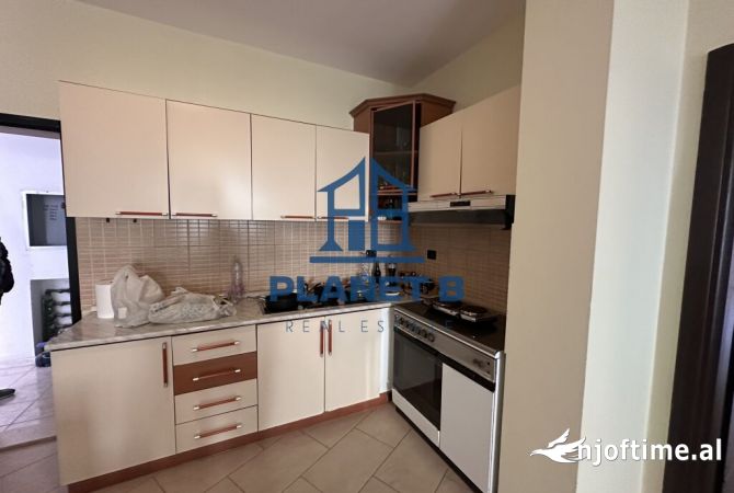 Shtepi me qera Apartament ne Vlore, 2+1, Mobilimi E mobiluar, Pagesa 400  Euro.