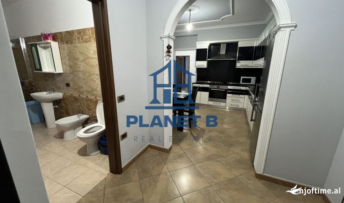 Shtepi me qera Apartament ne Vlore, 2+1, Mobilimi E mobiluar, Pagesa 400  Euro.