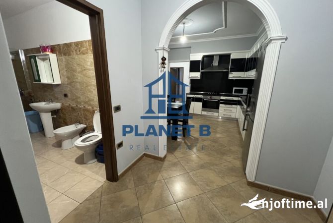 Jepet me qera aparatament 2+1+2 tek Rruga e Çipajve,Vlorë