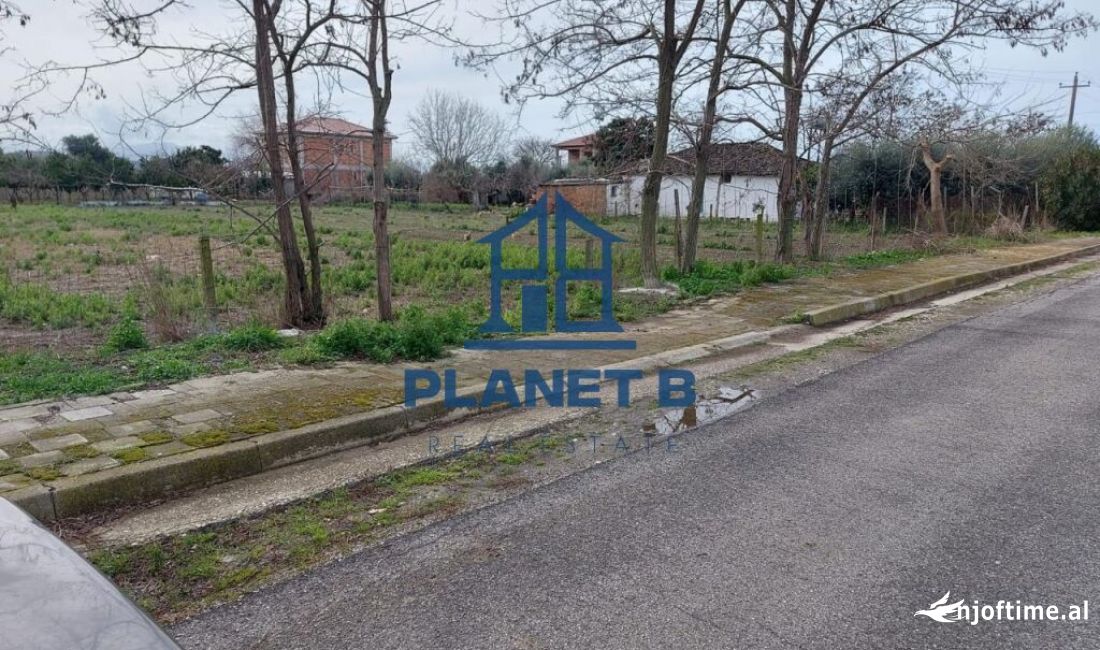 Truall ne shitje ne Novosele,Vlore