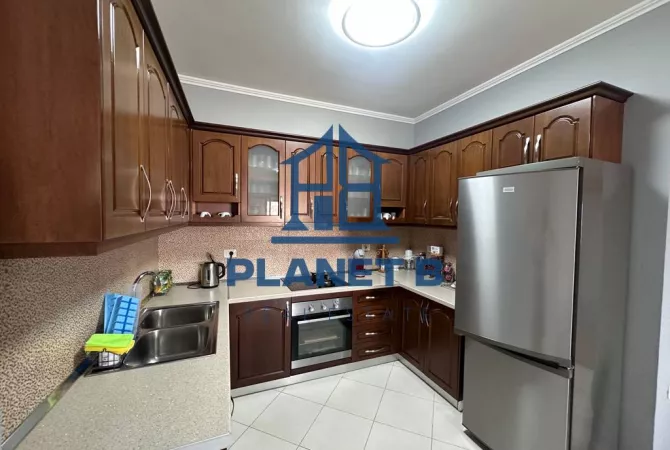 Shtepi me qera Apartament ne Vlore, 2+1, Mobilimi E mobiluar, Pagesa 500  Euro.