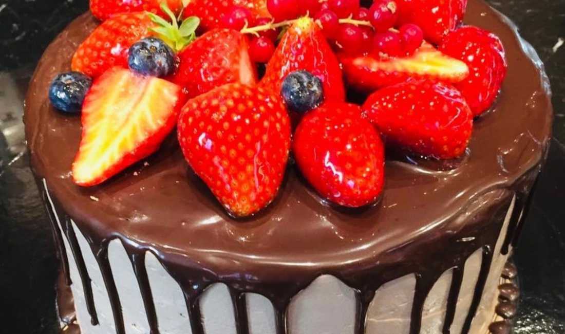 Njoftime Pune ne Tirane, Profesioni Pasticier/e ,ndihmes  pasticier , banakier ,kamarier,sanitare , , Pagesa Me Marreveshje.