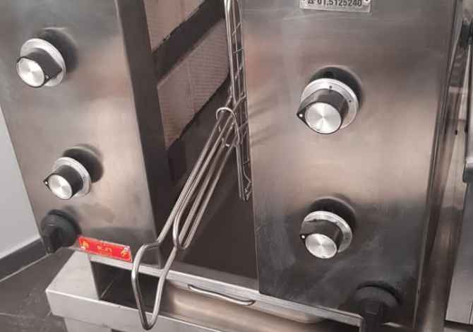 Paisje fast foodi dhe restoranti ne shitje.