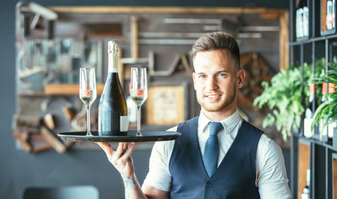 Njoftime Pune ne Tirane, Profesioni Sanitare, Sallatiere, Lavapjatese,Kamarier , , Pagesa Me Marreveshje.