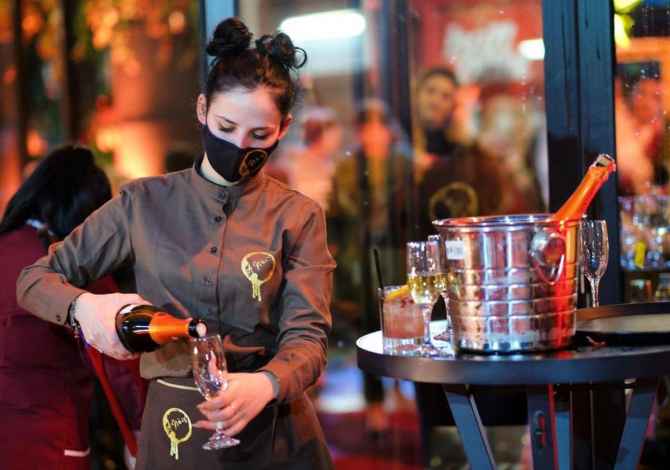 Njoftime Pune ne Tirane, Profesioni Banakier, kamarier/e , , Pagesa Me Marreveshje.