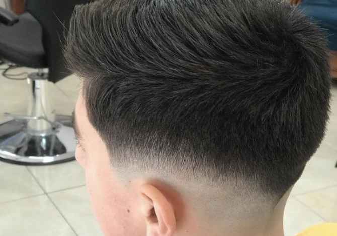  Juli Barber Shop ofron kurse per berber.