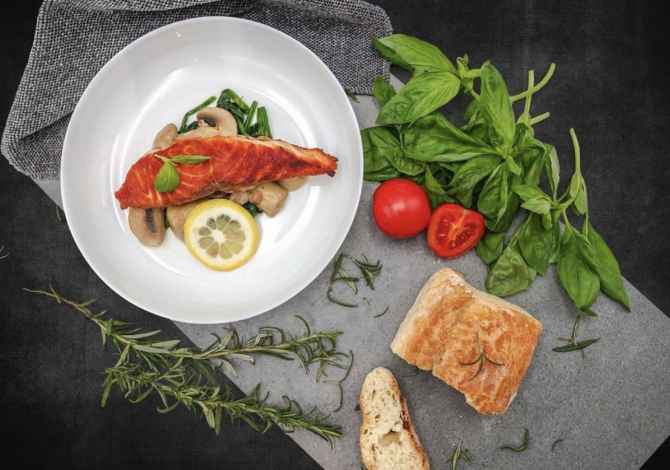 Njoftime Pune ne Tirane, Profesioni Vajza sherbim ne banak, vajza  sherbim ne banak(part time),banakier/e,kuzhinier/e,ndihmes kuzhinier,sanitare , , Pagesa Me Marreveshje.